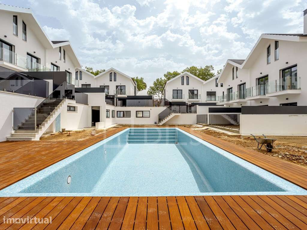 Moradia T4, junto ao mar, em São Pedro do Estoril, Cascais - Grande imagem: 2/30