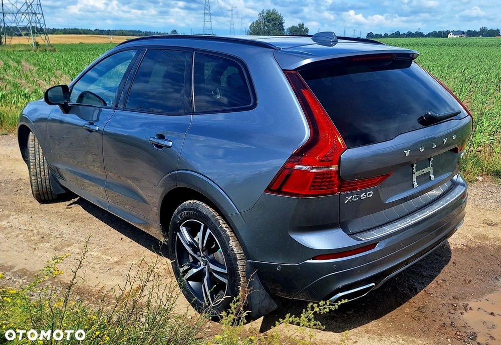Volvo XC 60 T5 GPF AWD R-Design - 6