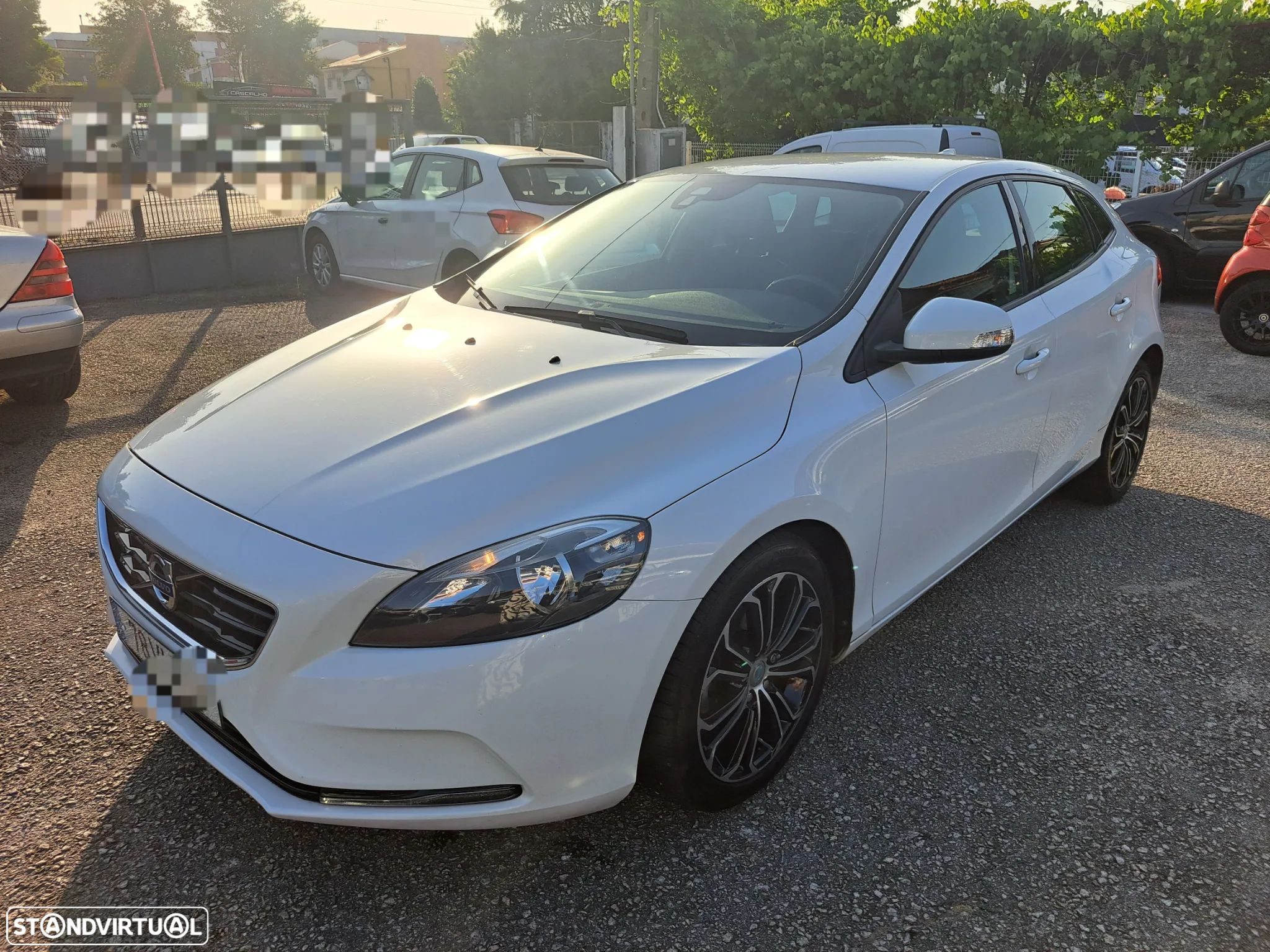 Volvo V40 1.6 D2 Momentum - 1