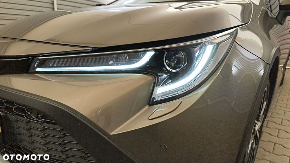 Toyota Corolla 2.0 Hybrid Trek - 33