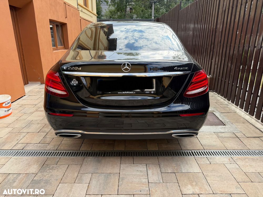 Mercedes-Benz E - 4