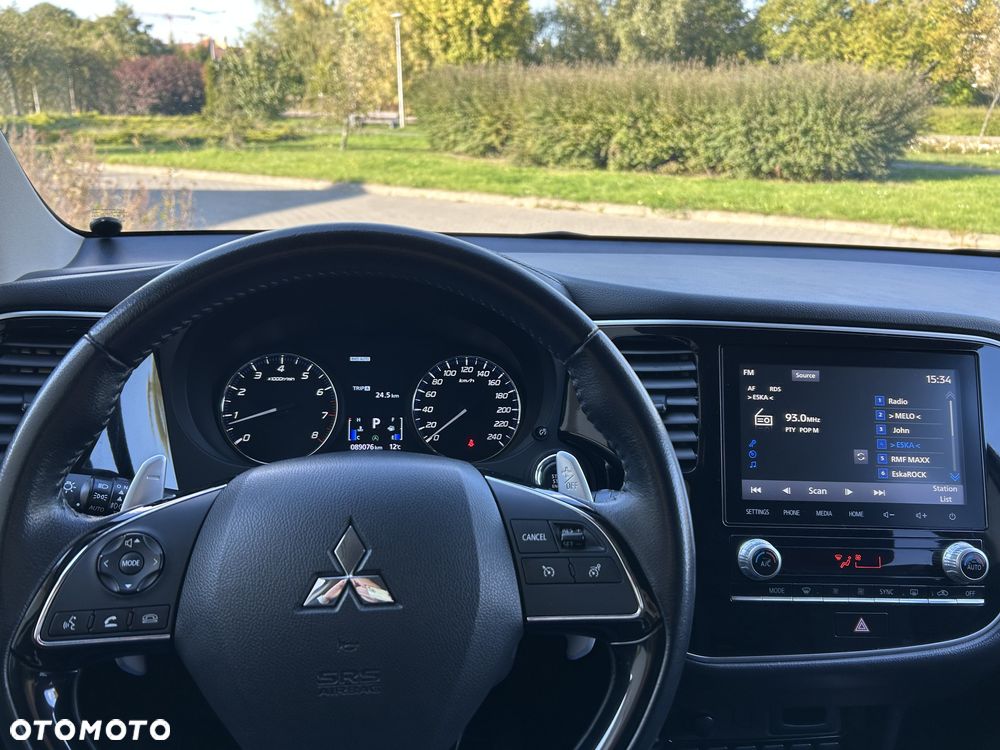 Mitsubishi Outlander 2.0 Intense + Navi 4WD CVT - 13