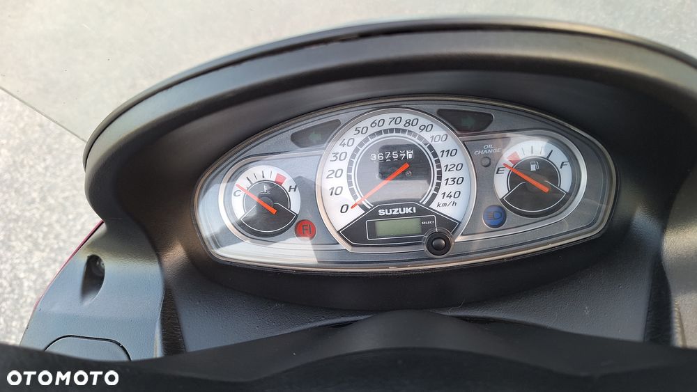 Suzuki Burgman - 23