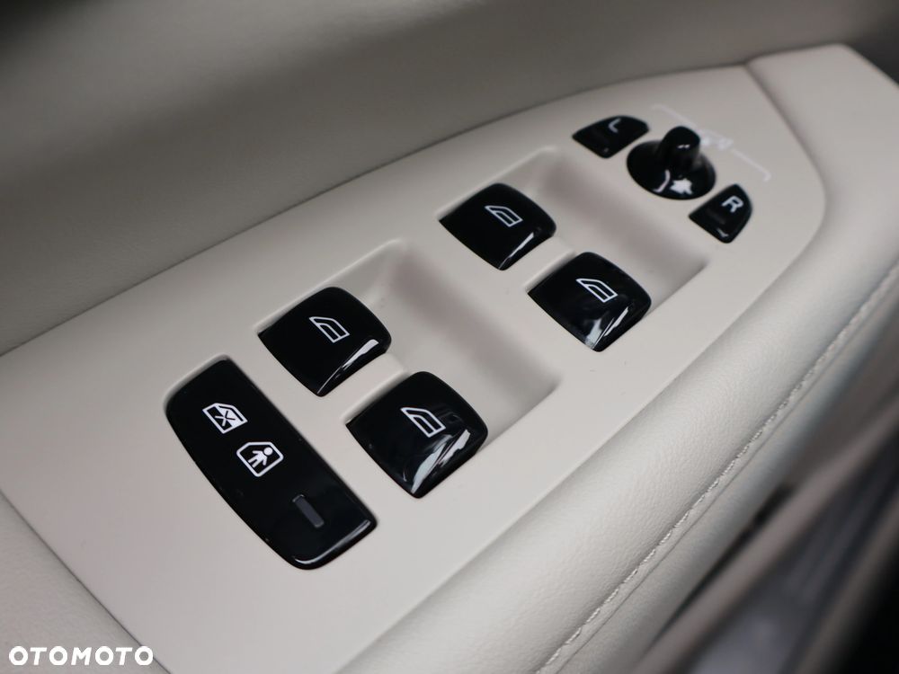 Volvo V90 Cross Country B6 B AWD Ultimate - 24