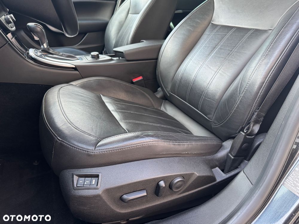 Opel Insignia 2.0 Turbo Sports Tourer 4x4 Automatik Cosmo - 16