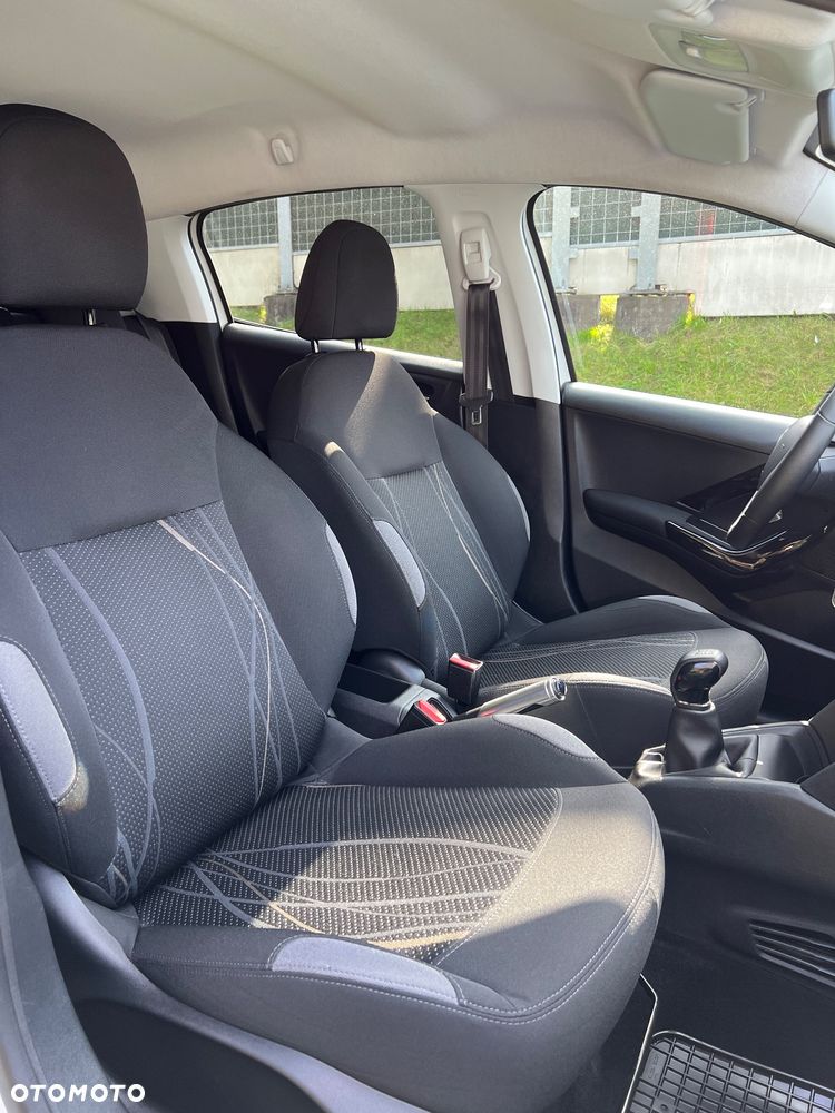 Peugeot 208 1.2 VTi Style - 9