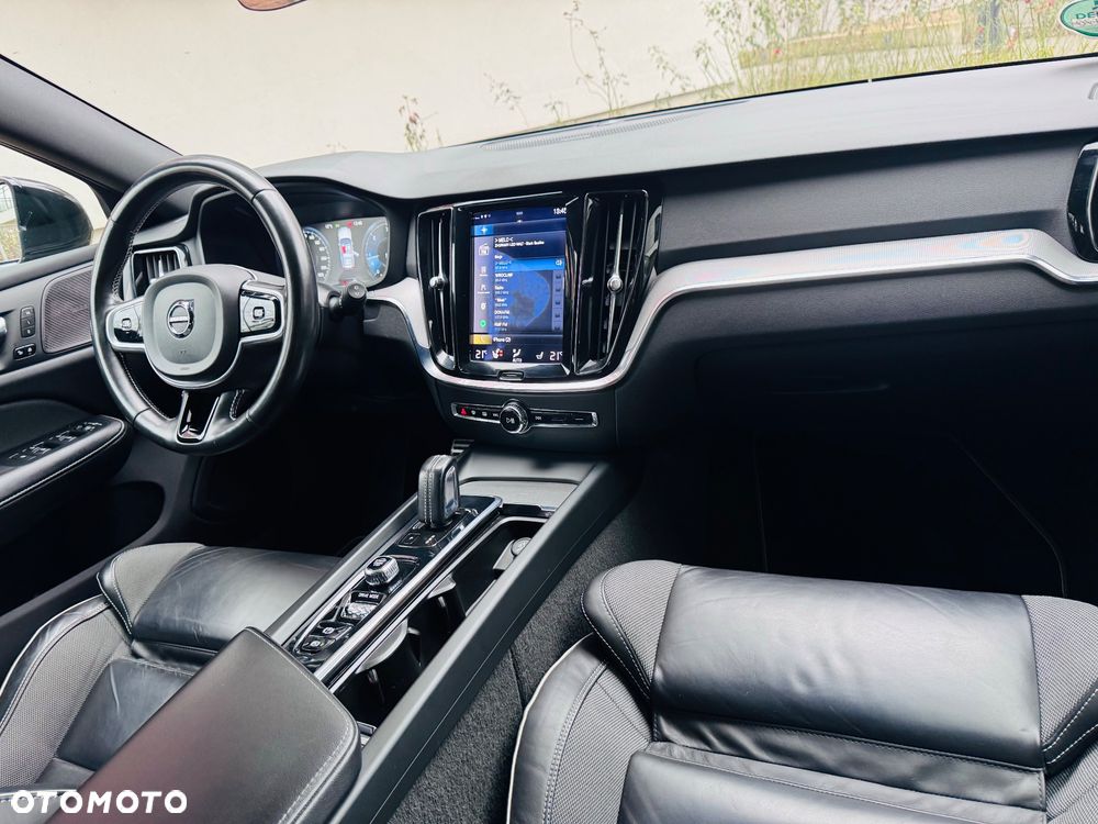 Volvo V60 D4 AWD R-Design - 20