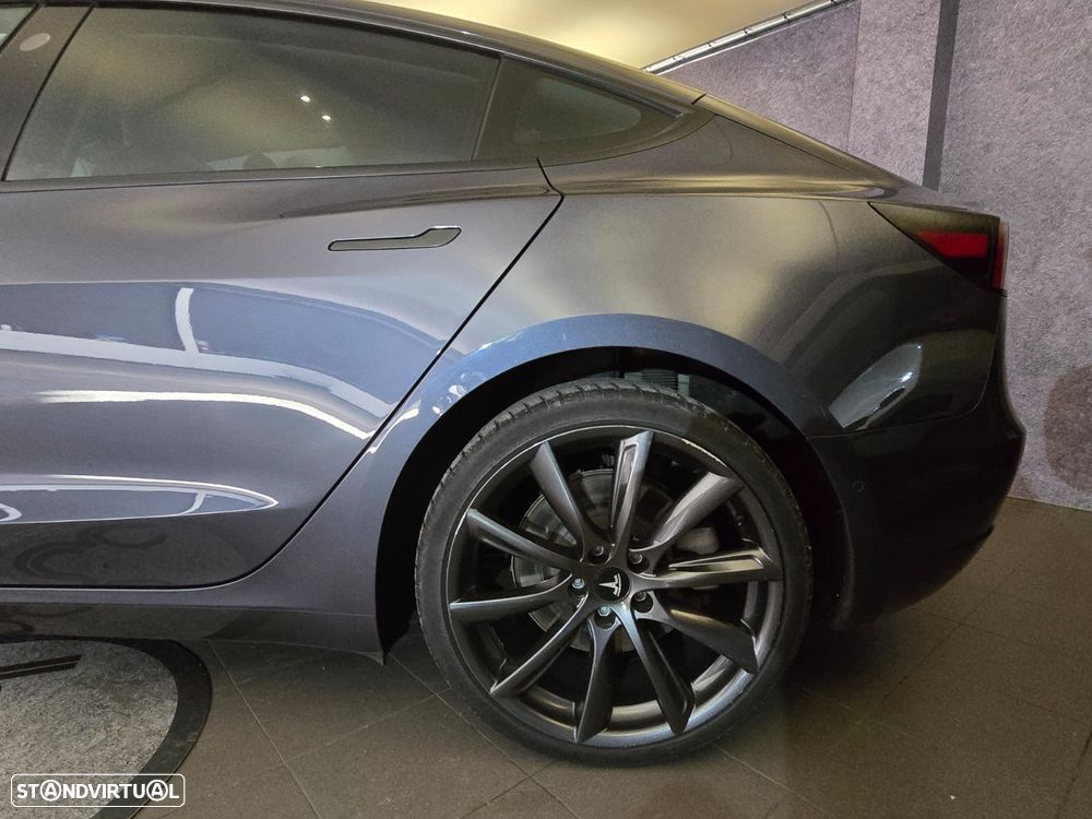Tesla Model 3 Standard Range Plus RWD - 4