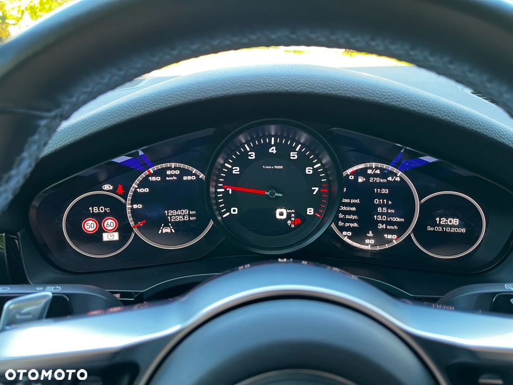 Porsche Cayenne - 27