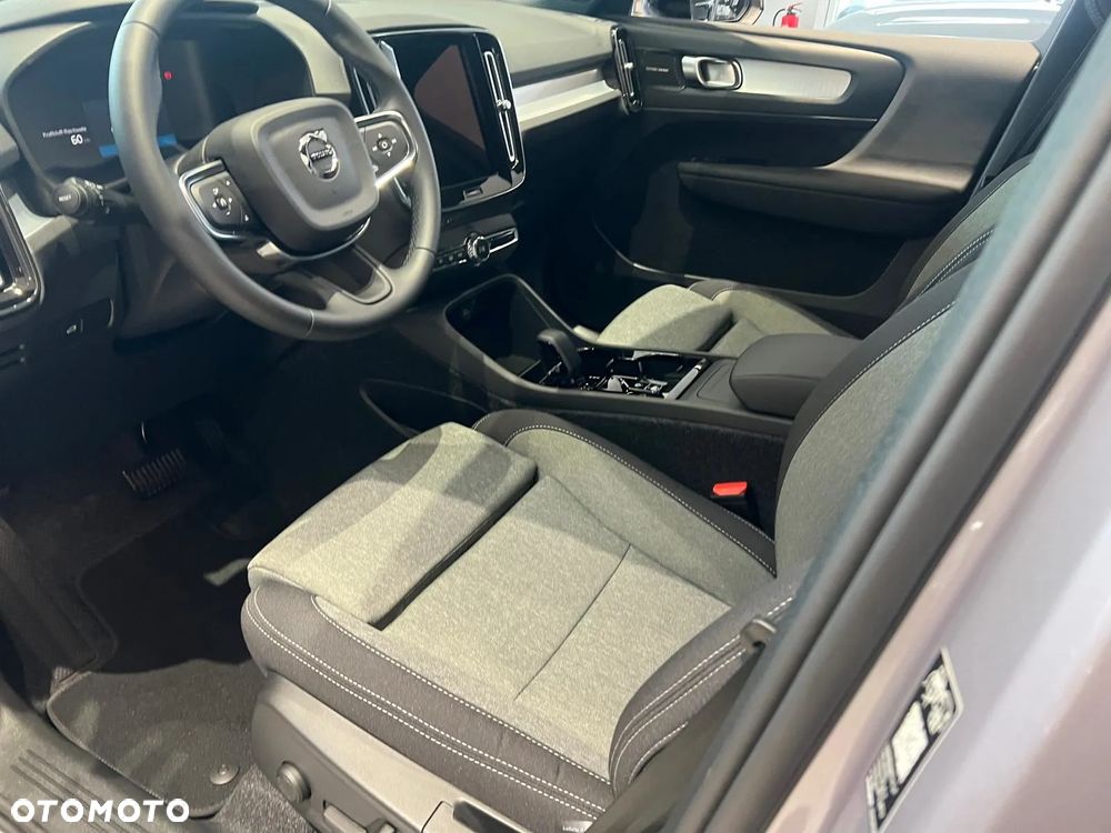 Volvo XC 40 B4 B AWD DKG Plus Dark - 17