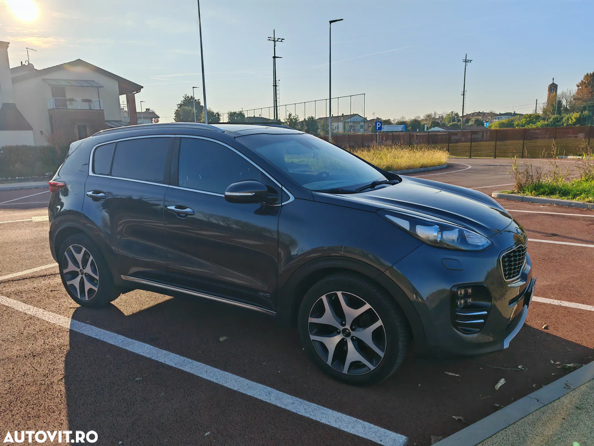 Kia Sportage 2,0 CRDI AWD Aut. GT Line - 2