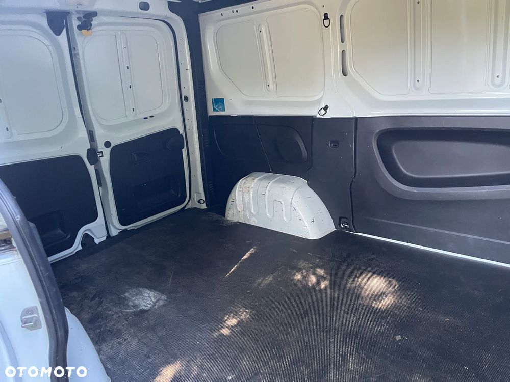 Renault Trafic - 18