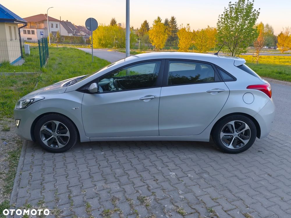 Hyundai i30 blue 1.4 Passion - 19