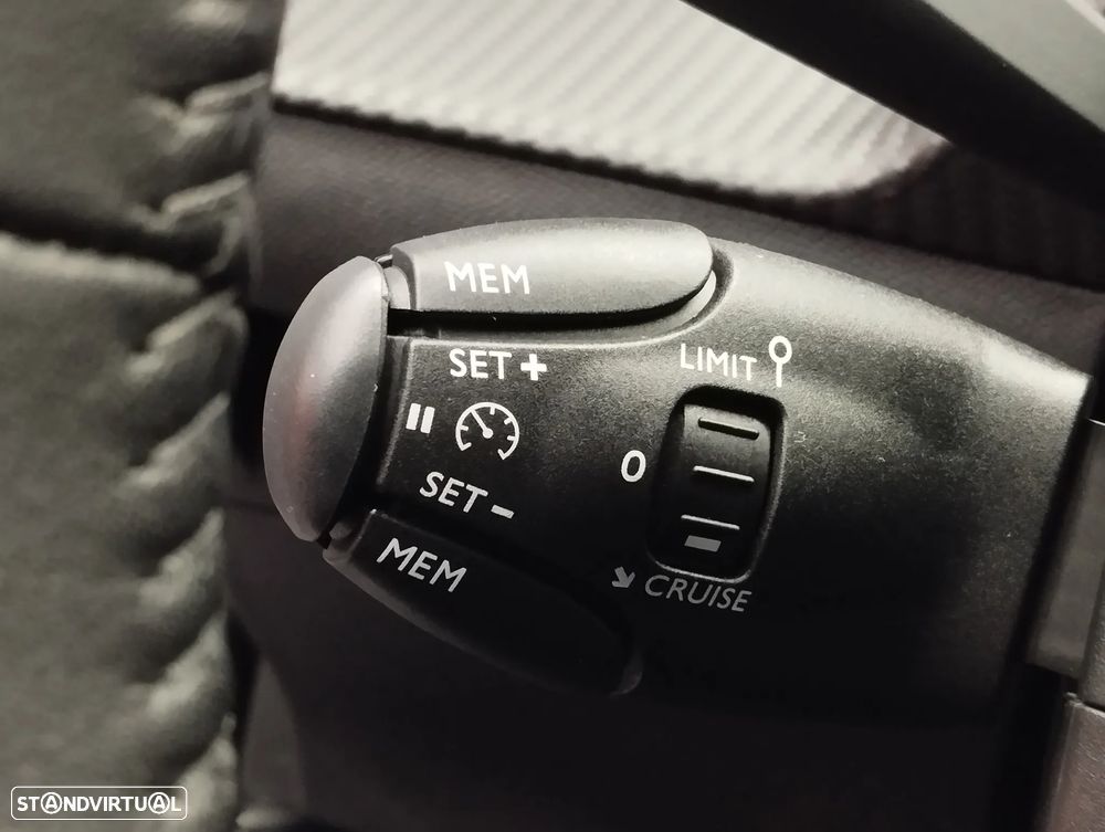 Peugeot 2008 1.2 PureTech Style - 22