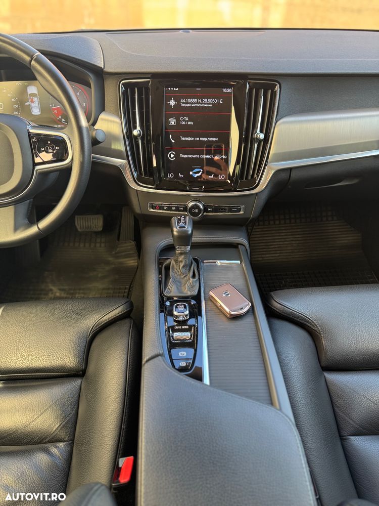 Volvo S90 D3 Geartronic Momentum Pro - 23