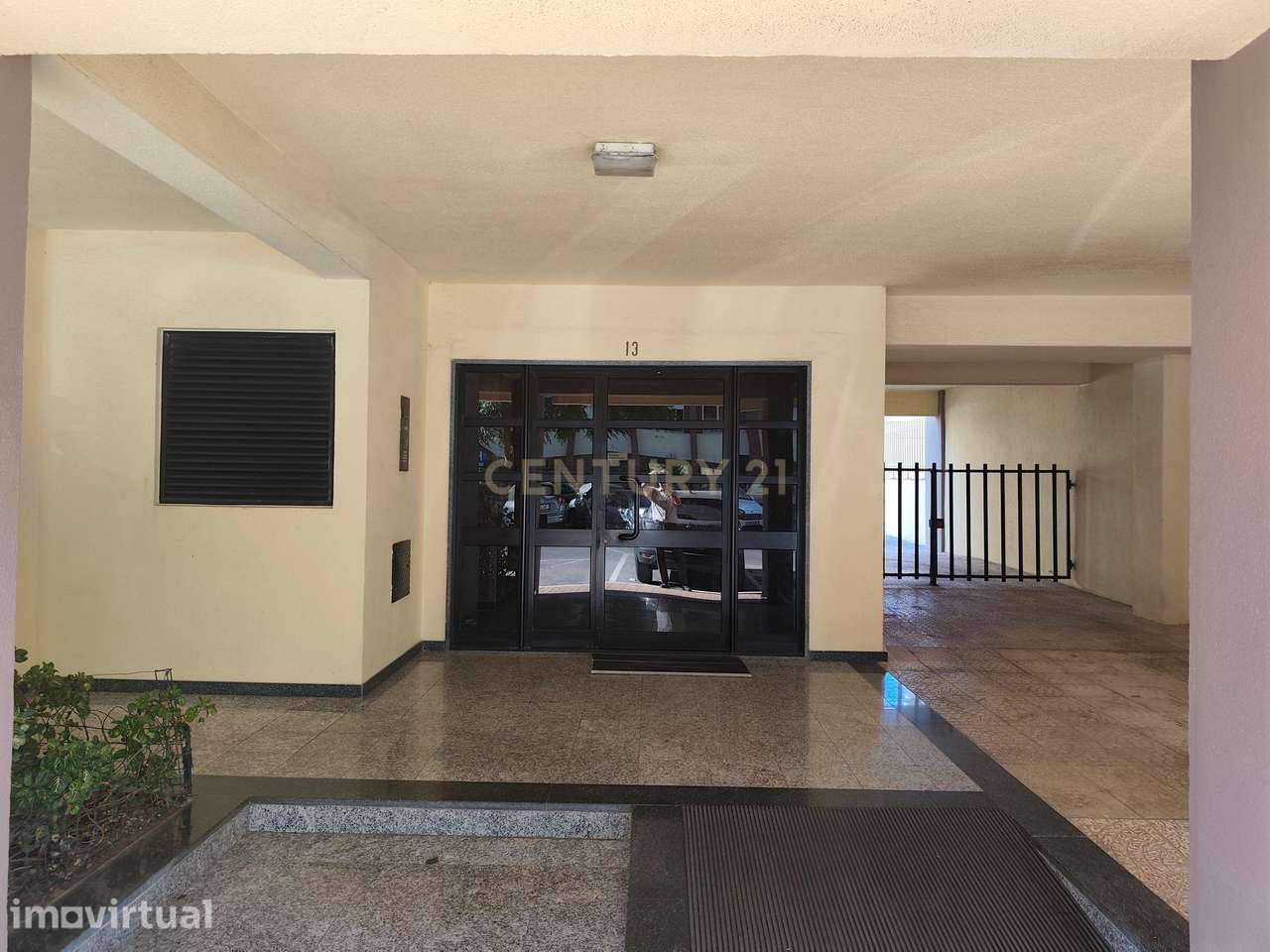 Apartamento T3 Central em Nova Oeiras com Vista Agradável - Grande imagem: 4/60