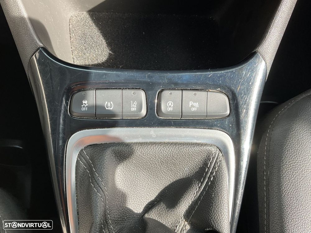 Opel Crossland 1.2 T GS Line - 28