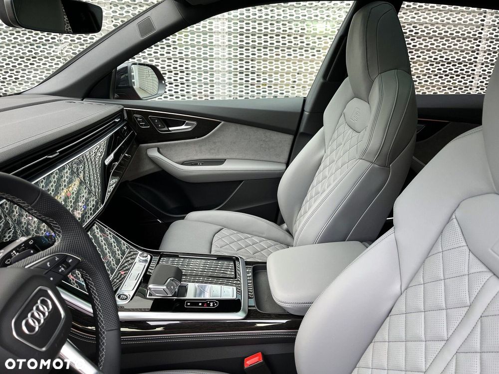 Audi Q8 - 17
