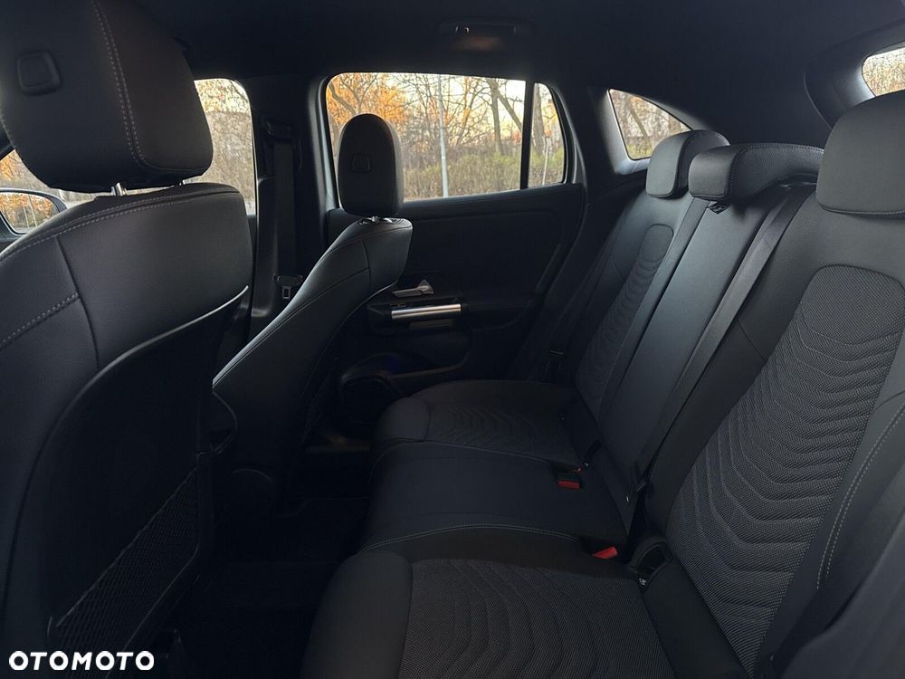 Mercedes-Benz GLA - 19