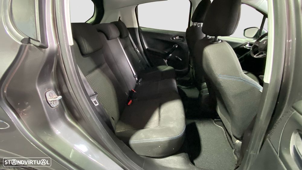 Peugeot 208 1.2 PureTech Style - 13