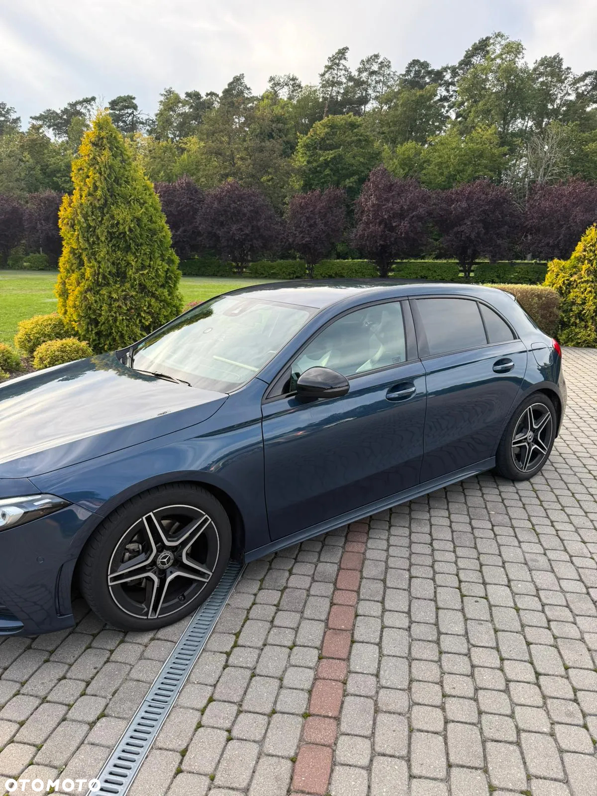 Mercedes-Benz Klasa A 180 AMG Line 7G-DCT - 3
