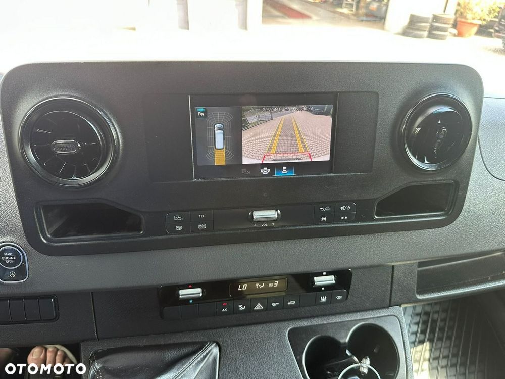 Mercedes-Benz Sprinter - 20