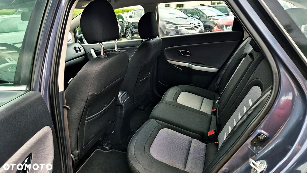 Kia Ceed 1.6 GDI Platinum Edition - 32