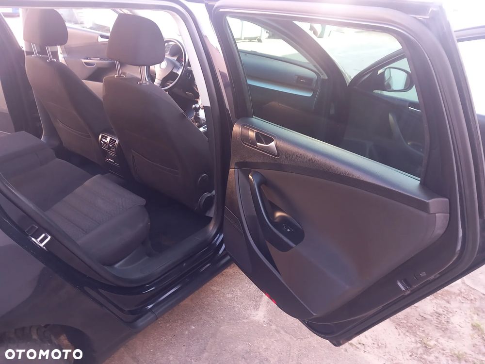 Volkswagen Passat 2.0 TDI BlueMotion Technology Comfortline - 28