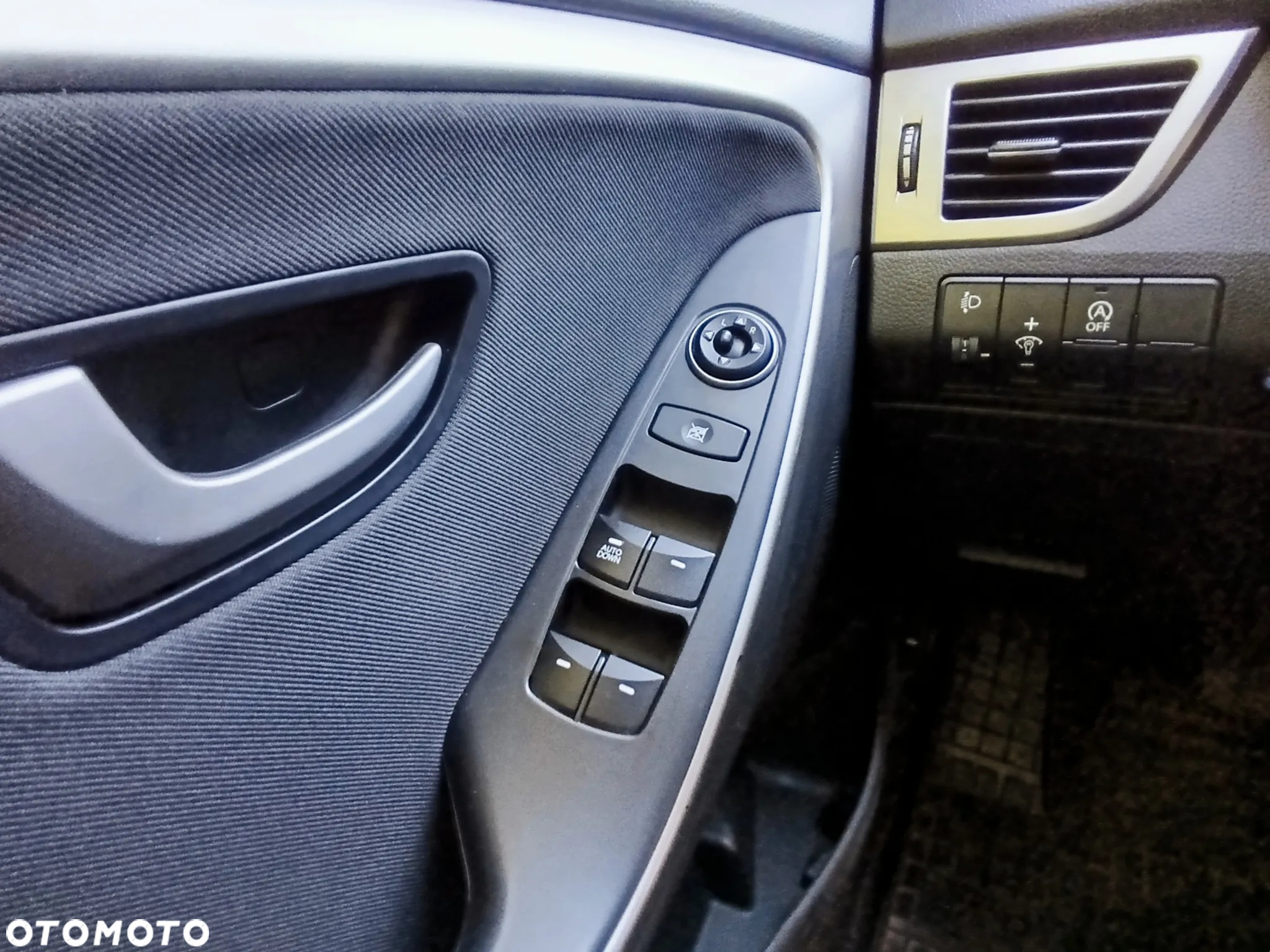 Hyundai i30 1.6 GDI BlueDrive Comfort - 23