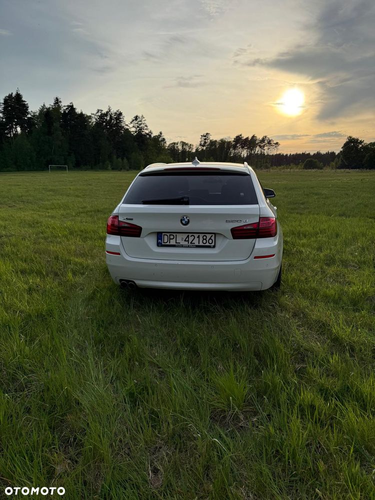 BMW Seria 5 520d Luxury Line - 4