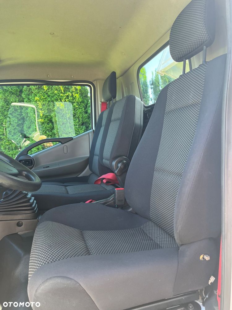 Renault Maxity - 5