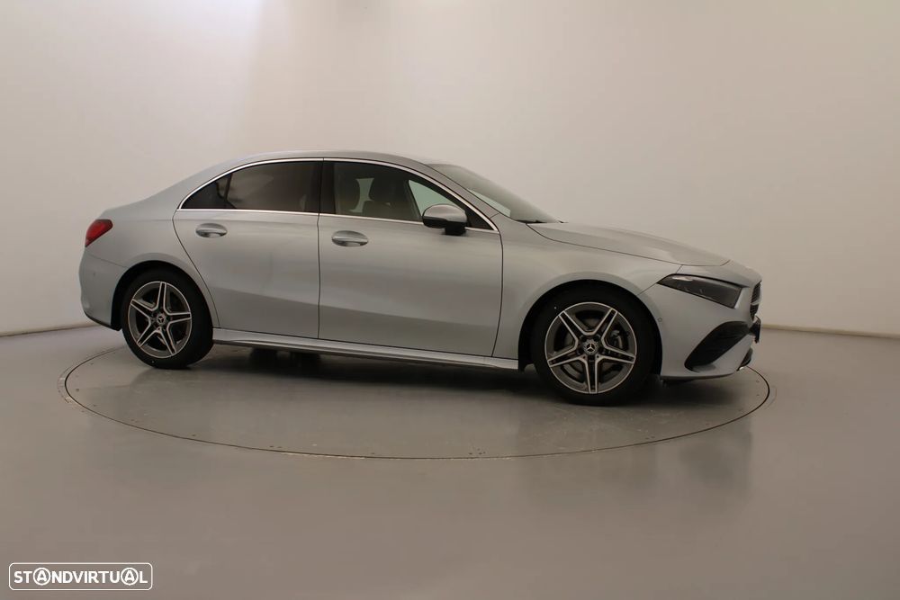 Mercedes-Benz A 200 Limousine Standard - 3