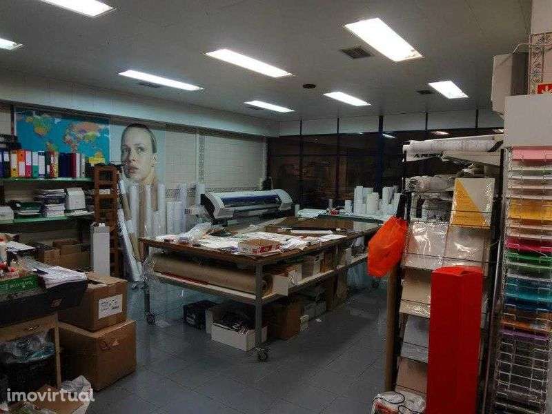 Arrenda-se loja, ou vende-se em Algés - Grande imagem: 3/9