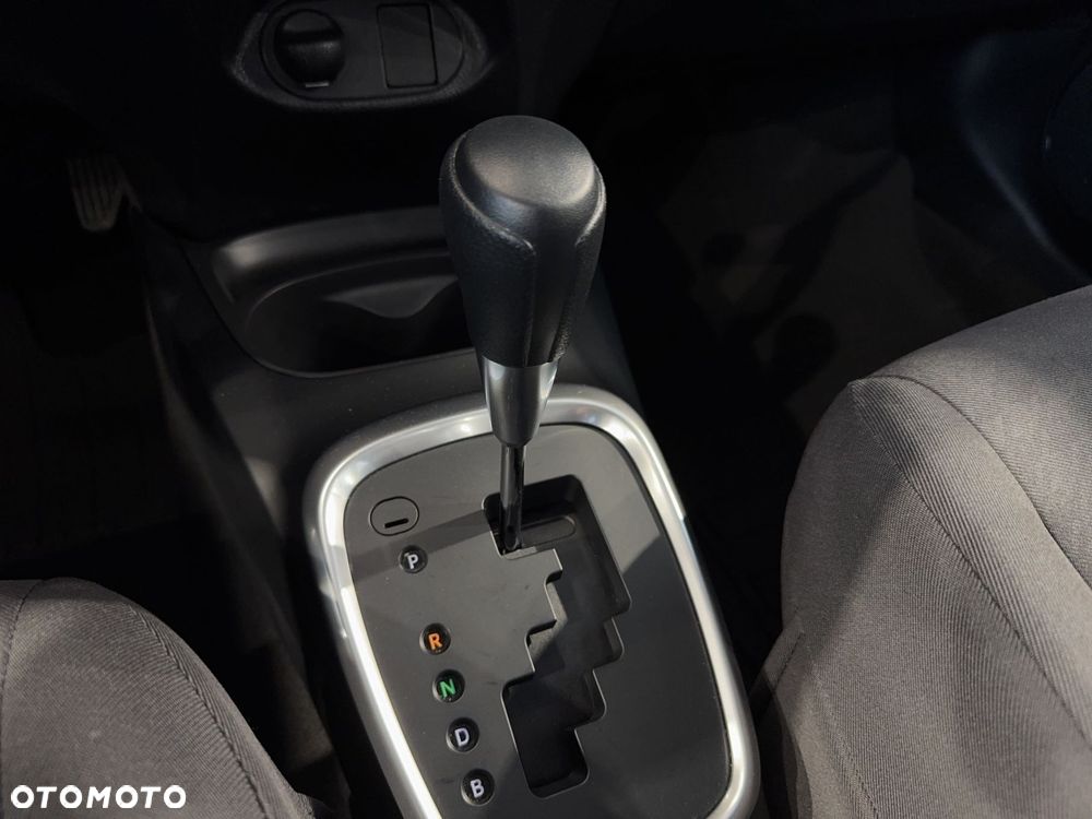 Toyota Yaris - 22