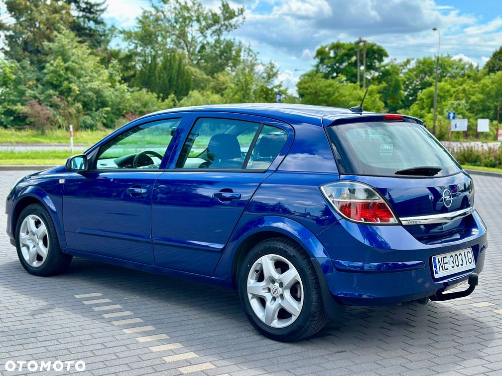 Opel Astra 1.6 NAVI - 8