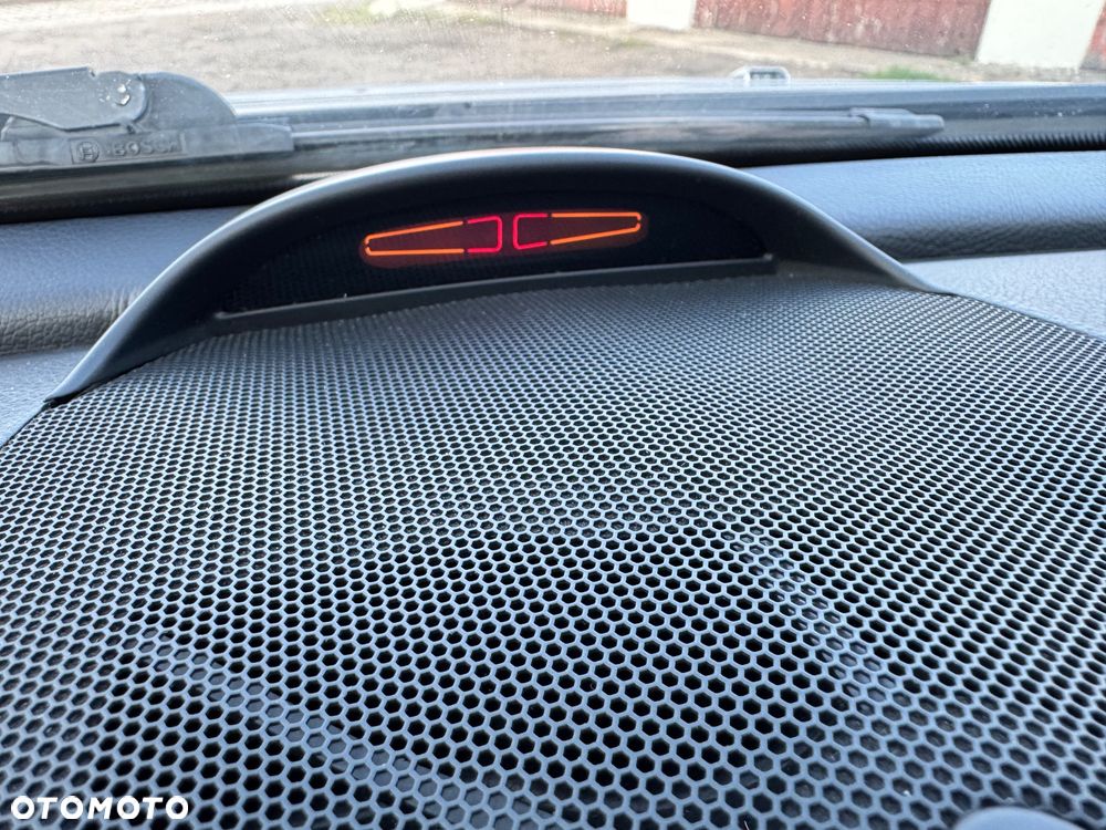 Mercedes-Benz CLK - 23