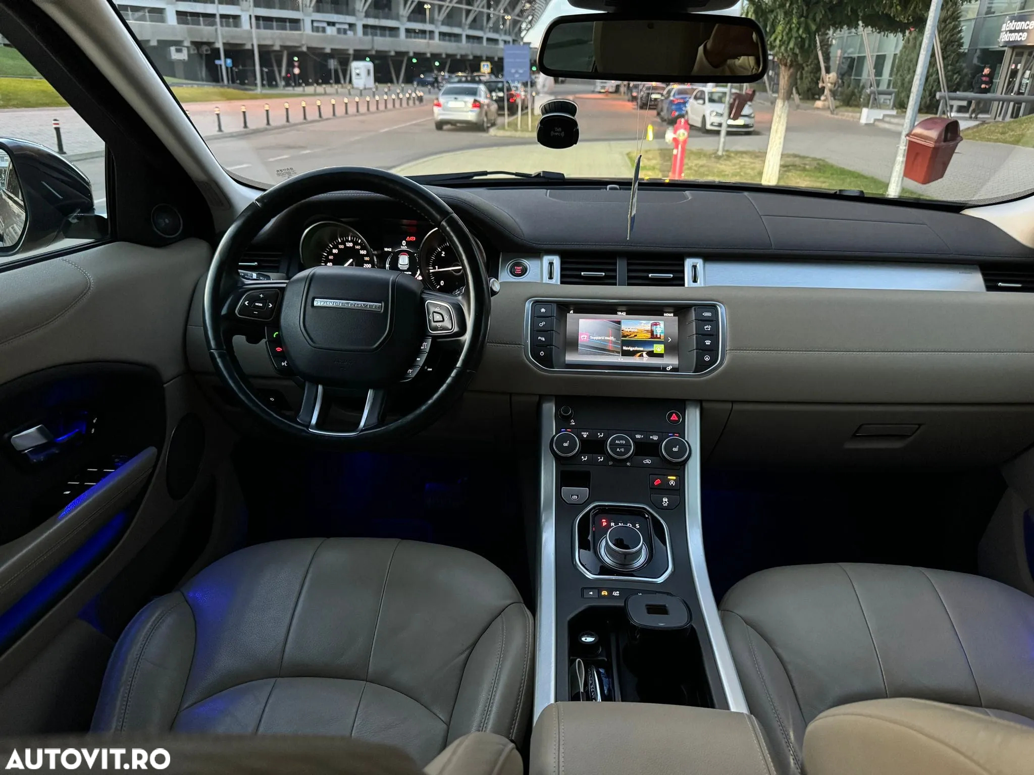 Land Rover Range Rover Evoque - 13