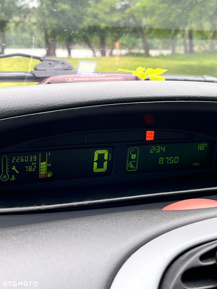 Citroën Xsara Picasso 1.8i Exclusive - 15