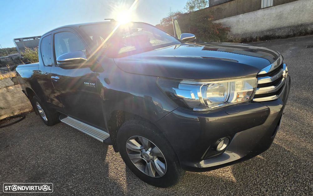 Toyota Hilux - 1