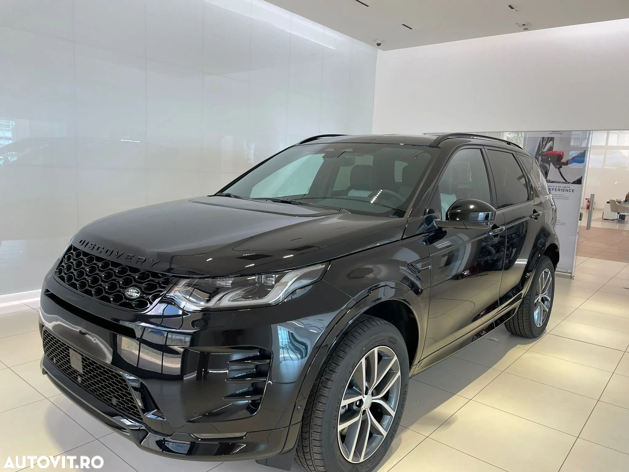 Land Rover Discovery Sport 2.0 D165 R-Dynamic MHEV SE - 1