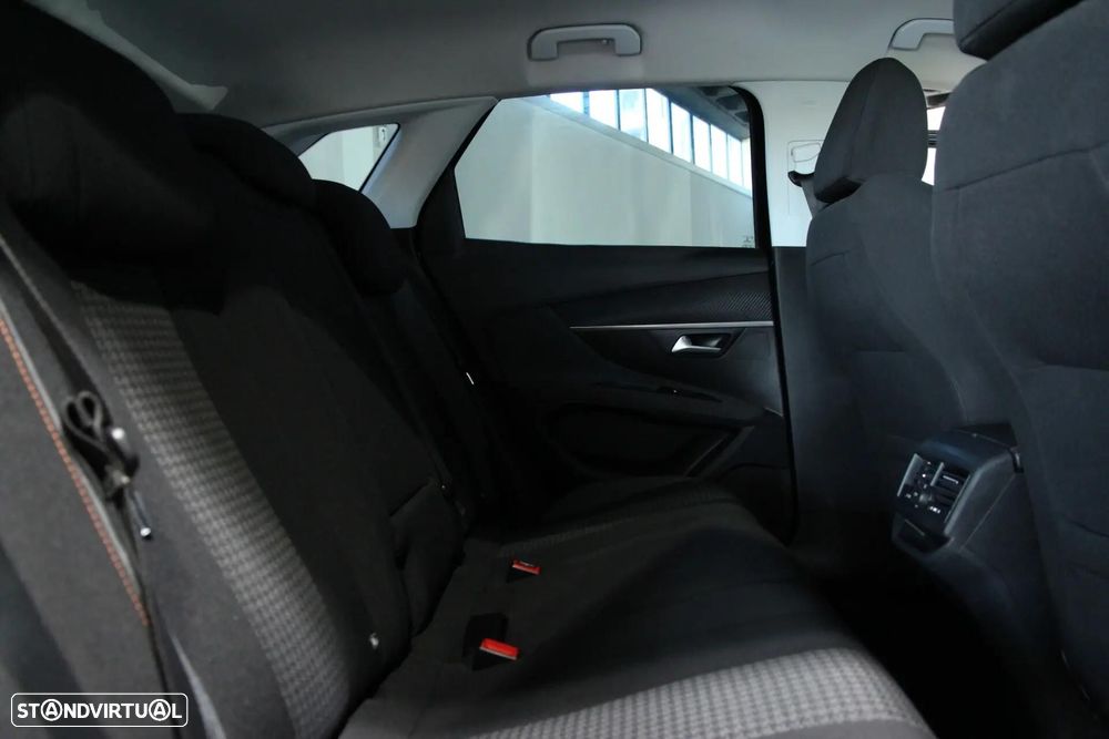 Peugeot 3008 PureTech 130 Stop & Start GPF Active - 25