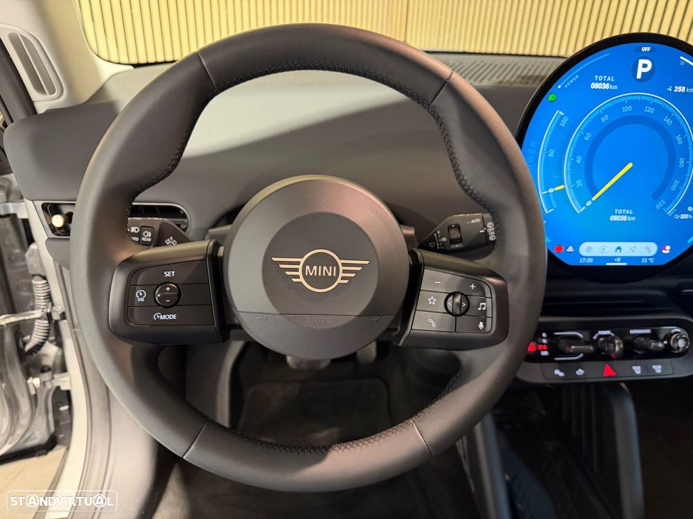 MINI 3 Portas Cooper SE Essential - 10