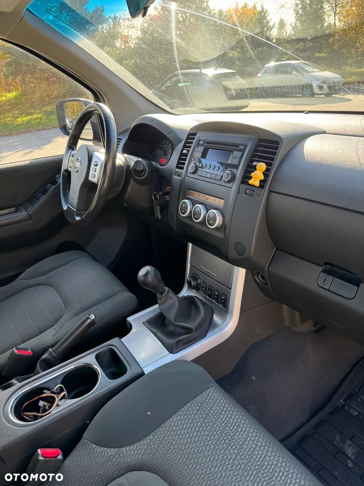 Nissan Navara 2.5 D LE Long EU5 - 8