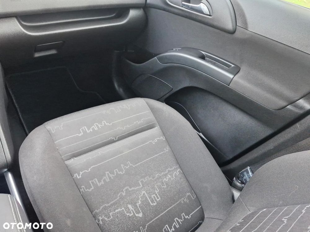 Opel Meriva - 24