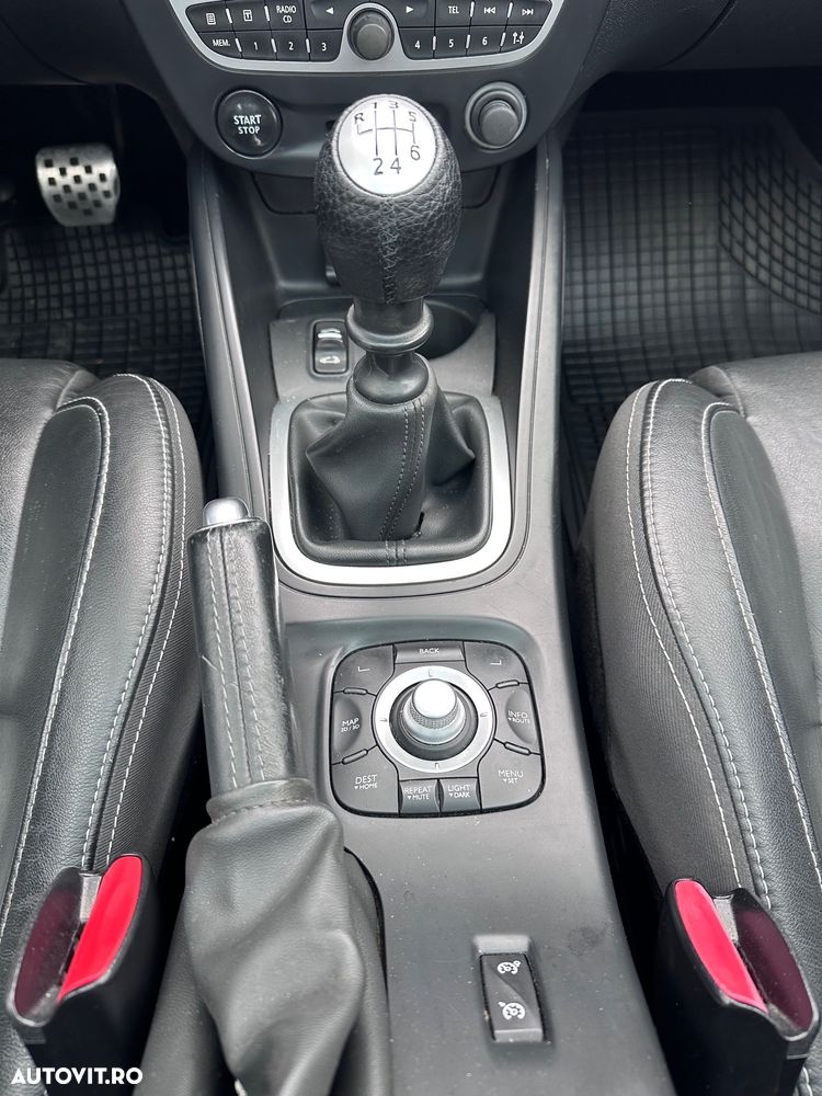 Renault Megane TCe 180 GT - 11