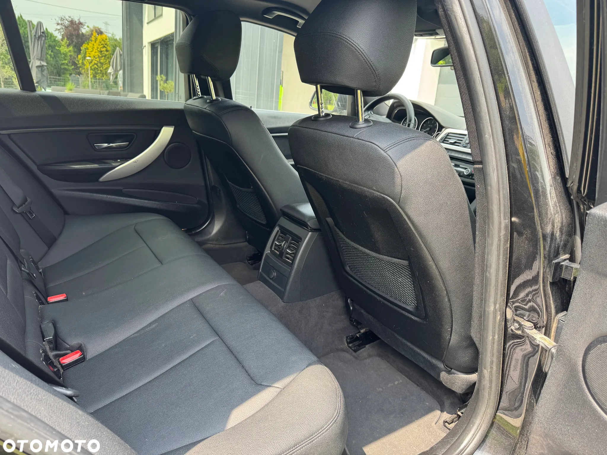 BMW Seria 3 318d DPF Touring - 13