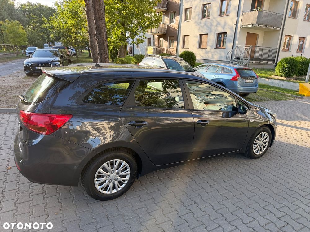 Kia Ceed - 9