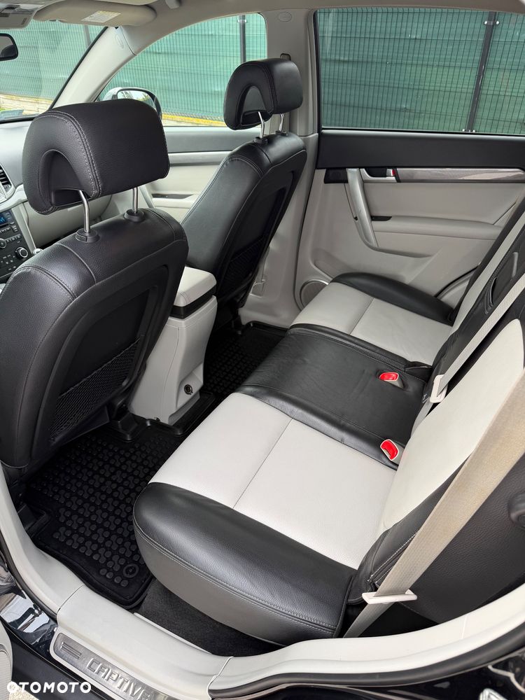 Chevrolet Captiva - 21