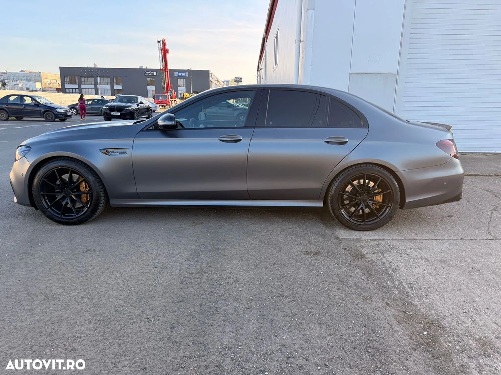 Mercedes-Benz E - 4