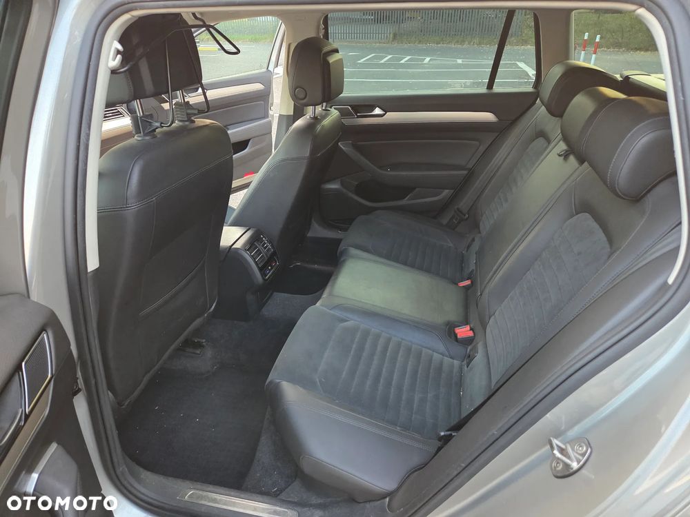 Volkswagen Passat - 31